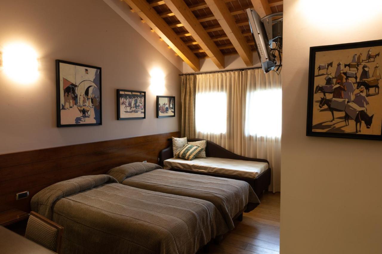Hotel Locanda Al Sole Кастелло-ди-Годего Экстерьер фото