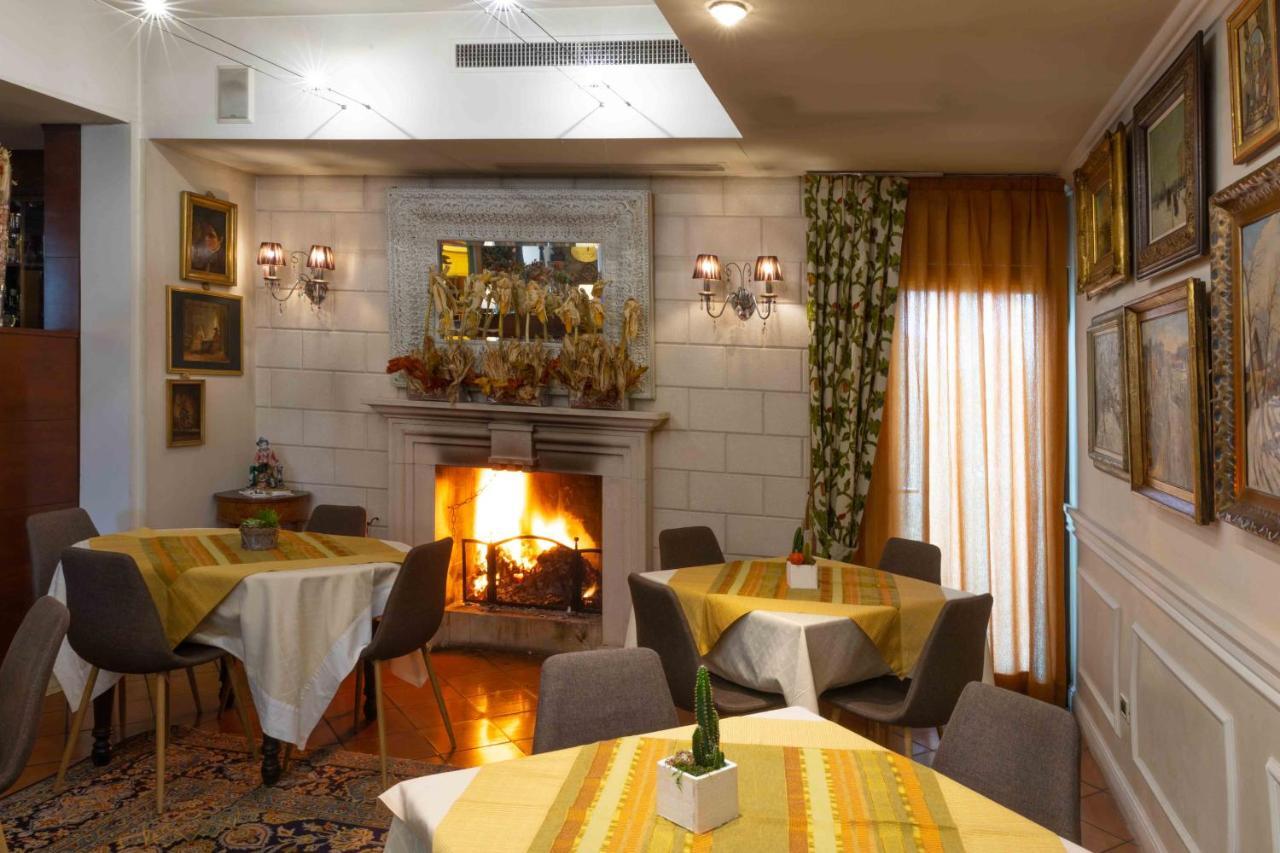 Hotel Locanda Al Sole Кастелло-ди-Годего Экстерьер фото
